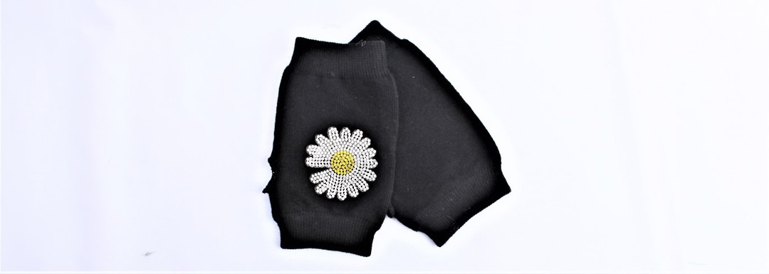 Shackelford sparkling daisy fingerless  glove  black Style; S/LK4957BLK image 0